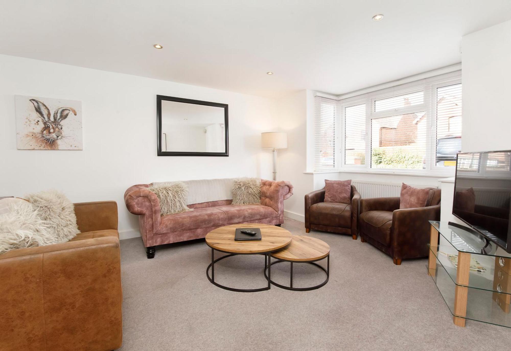 White House Apartments-Free Parking 1 Car Per Apartment York Ngoại thất bức ảnh
