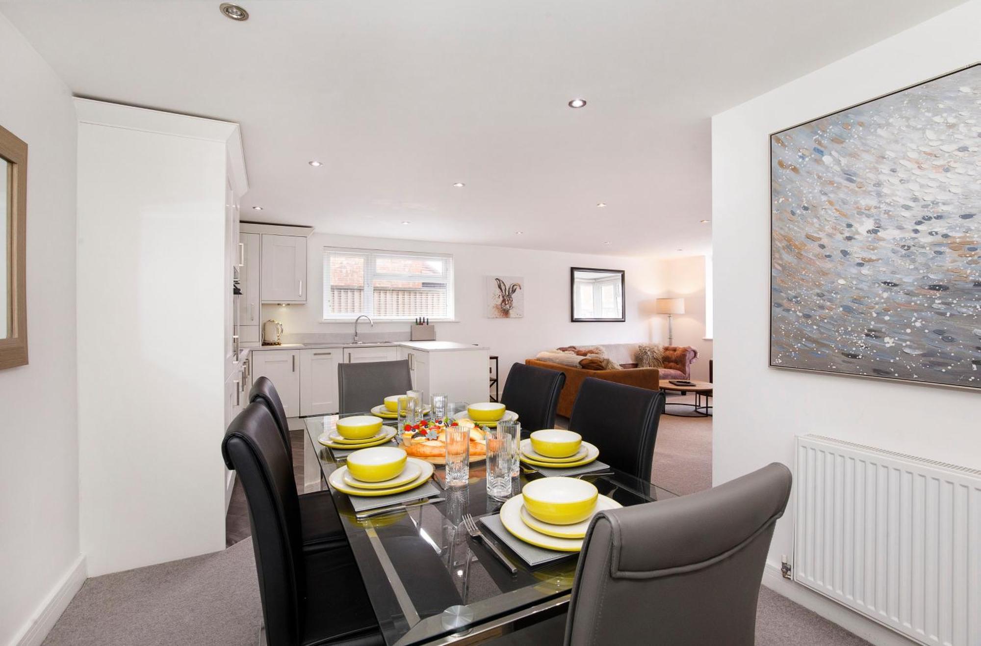 White House Apartments-Free Parking 1 Car Per Apartment York Ngoại thất bức ảnh